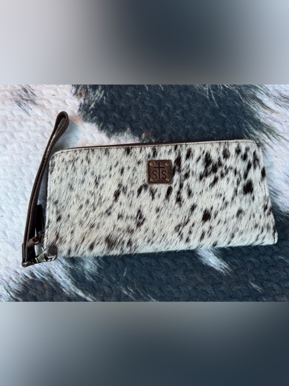 STS Ranchwear Classic Classic Cowhide Clutch Wallet Wristlet Calf Hair Hairon